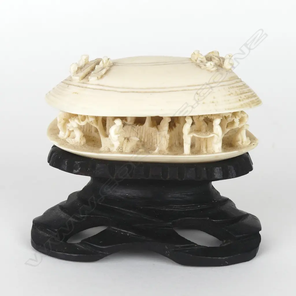 An old Chinese ivory dream shell carving Image 1++