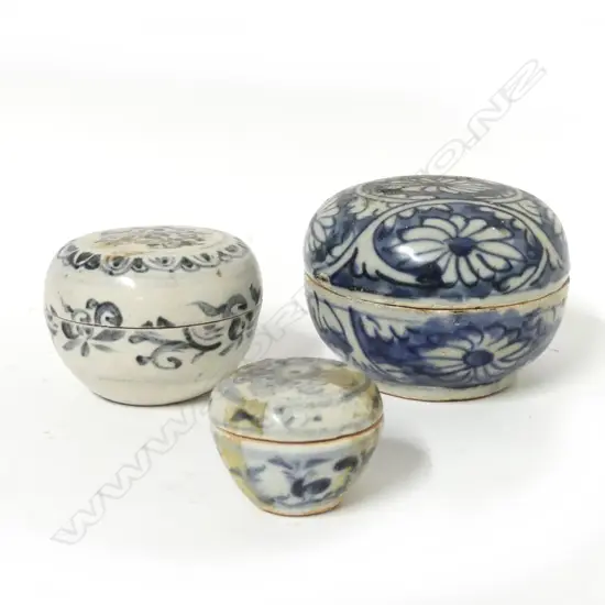 Three Chinese provincial porcelain lidded circular boxes