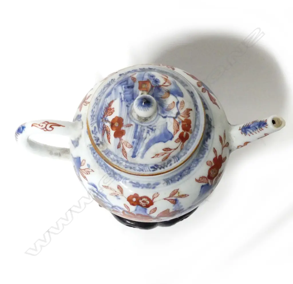A Chinese Imari teapot Image 1++