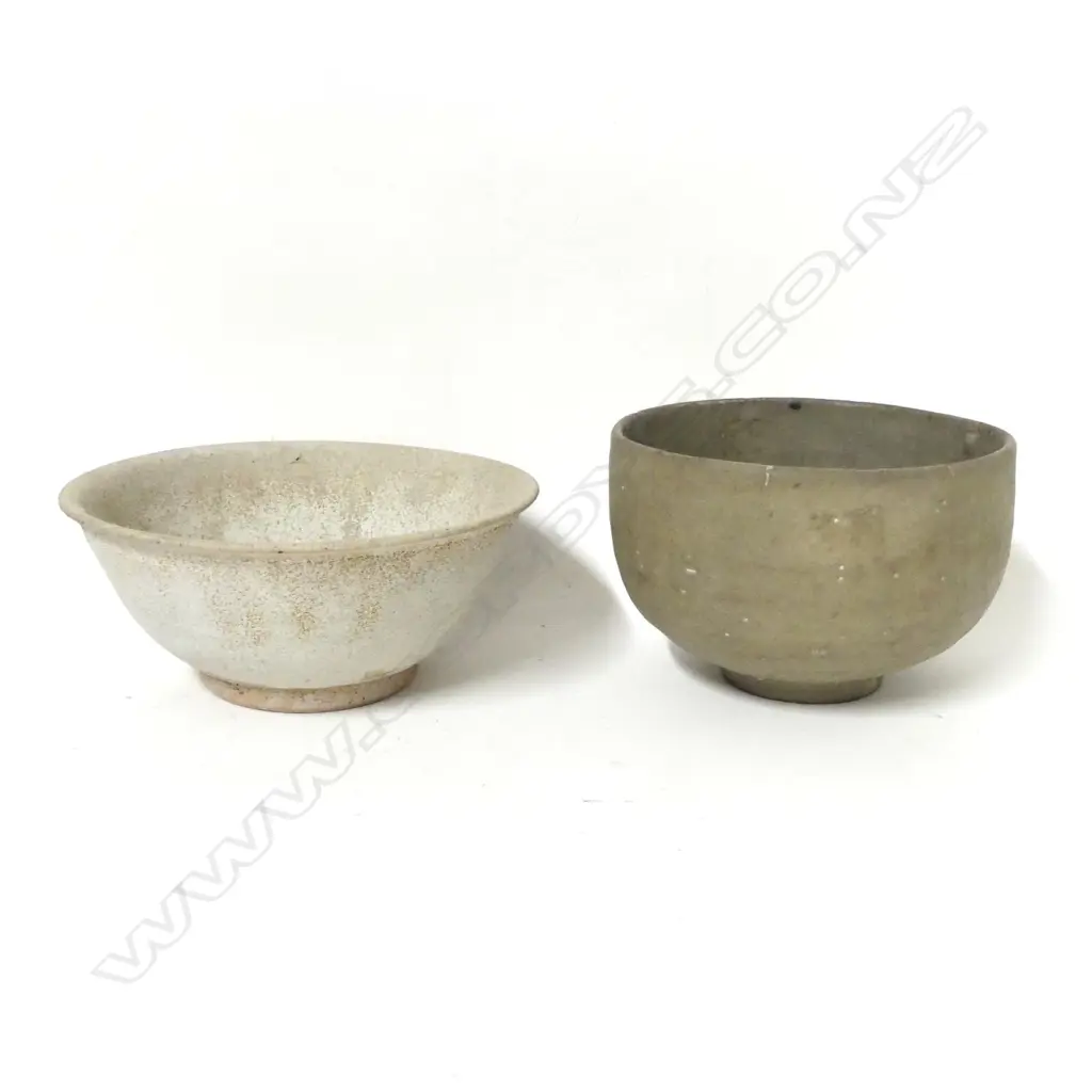 A provincial Ming Qingbai porcelain bowl Image 1++