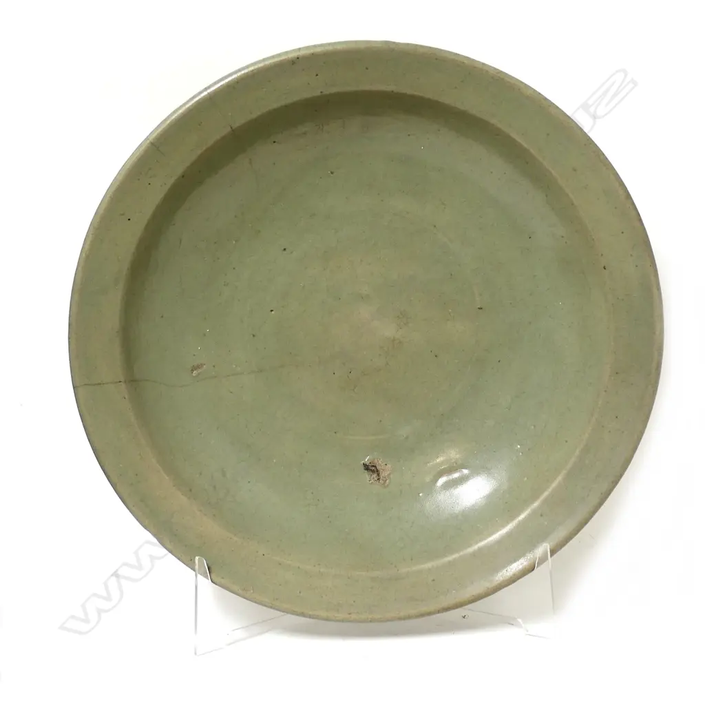 A large Longquan-type celadon bowl and Qingbai glazed dish Image 1++