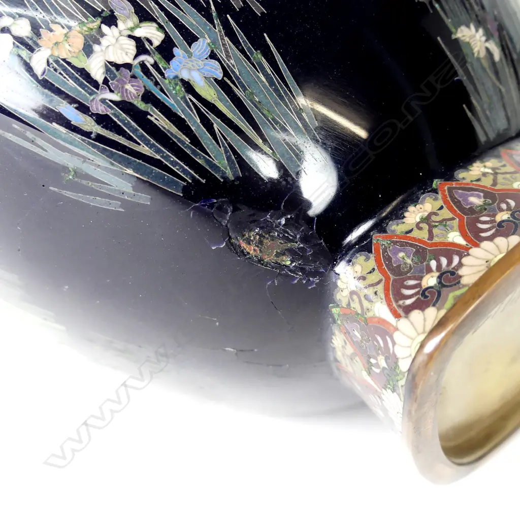 An unusual Japanese cloisonné vase by Kumeno Teitaro Image 1++