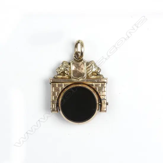 A 9ct rose gold and bloodstone fob spinner