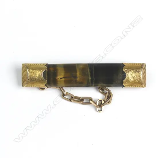 A NZ colonial 9ct gold and tiger's eye brooch