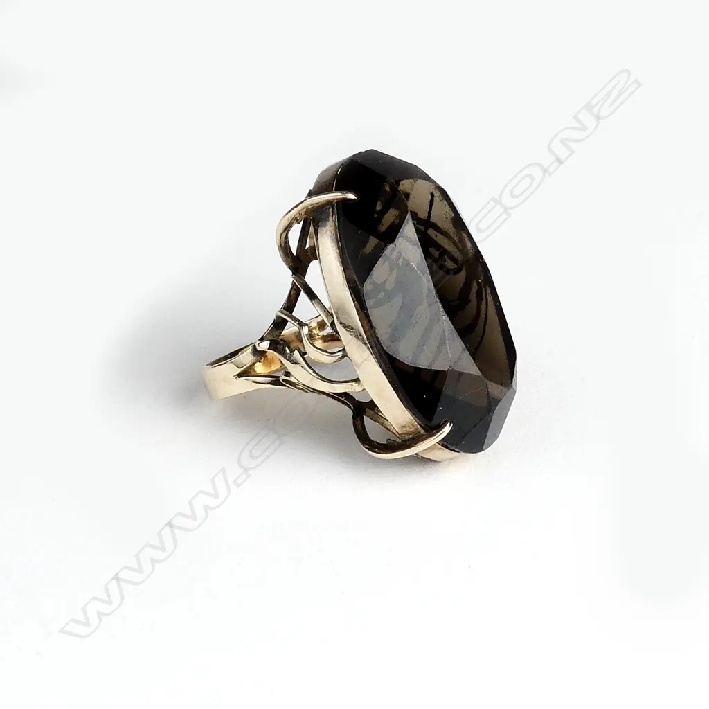 An impressive 14ct gold and smoky quartz cocktail ring Image 1++