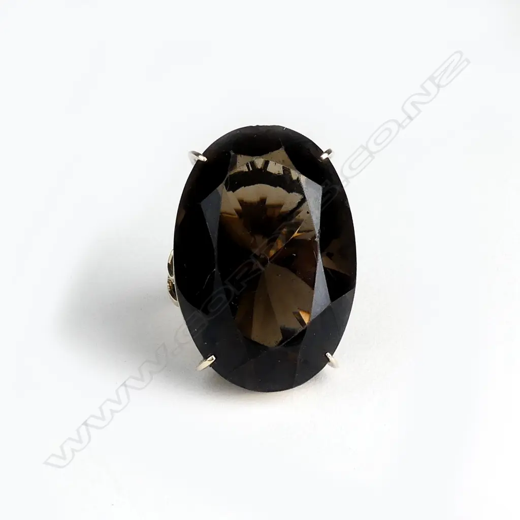 An impressive 14ct gold and smoky quartz cocktail ring Image 1++