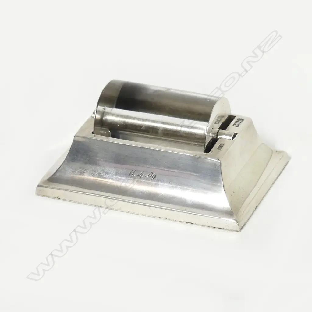 An Edwardian silver framed glass stamp roller Image 1++