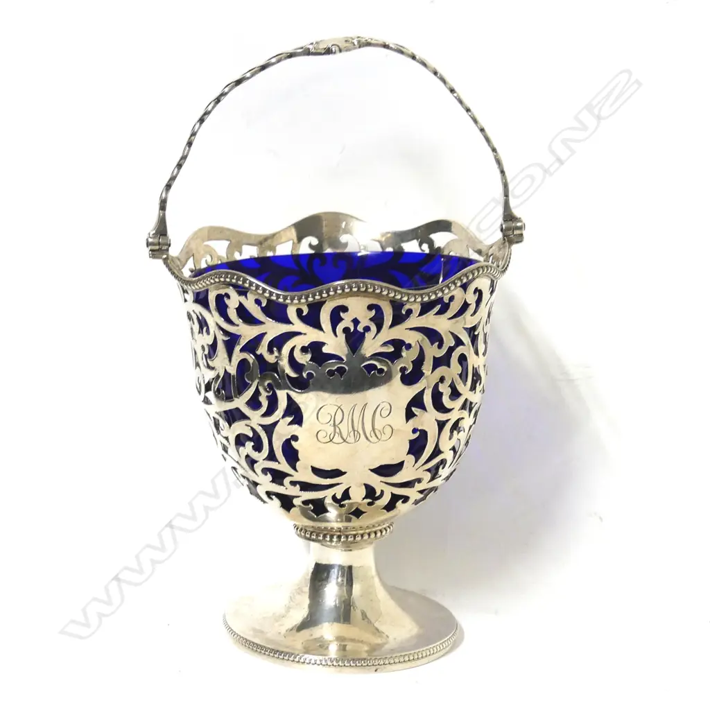 A Victorian silver sugar basket Image 1++