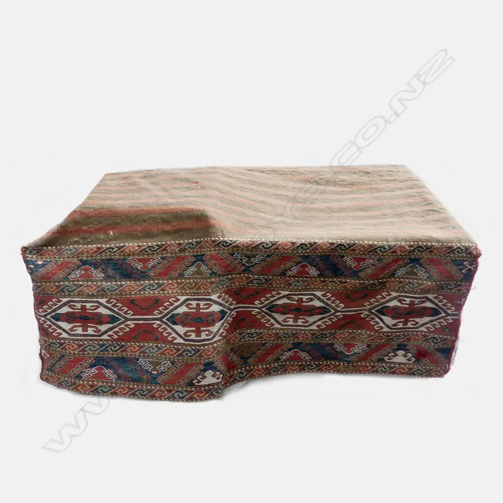 A Shirvan flat weave bedding bag Image 1++
