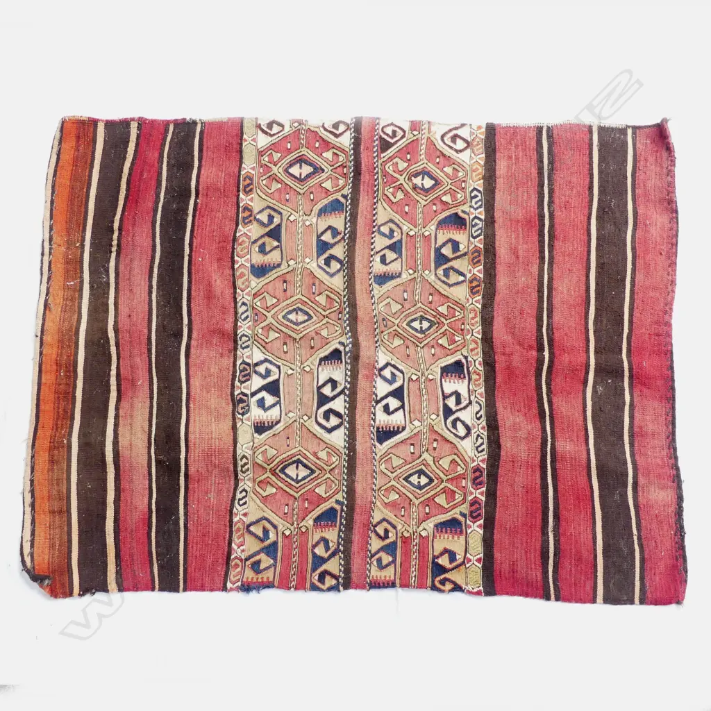 An antique kilim Image 1++