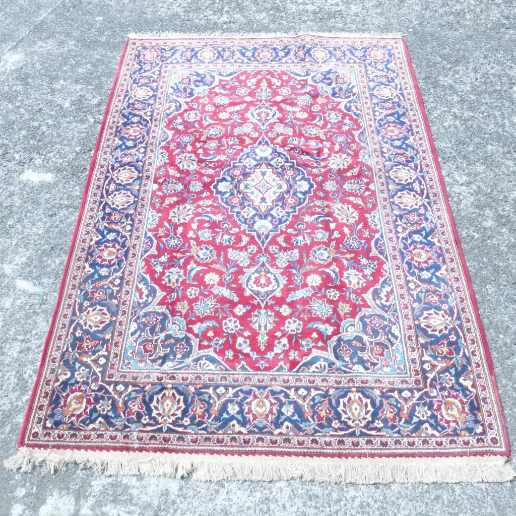 An Iranian Kashan hand knotted carpet Image 1++