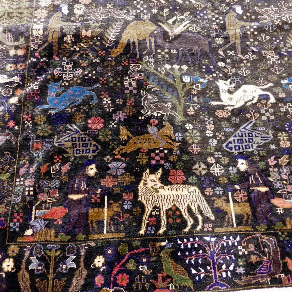 A large and unusual Hamadan carpet Image 1++