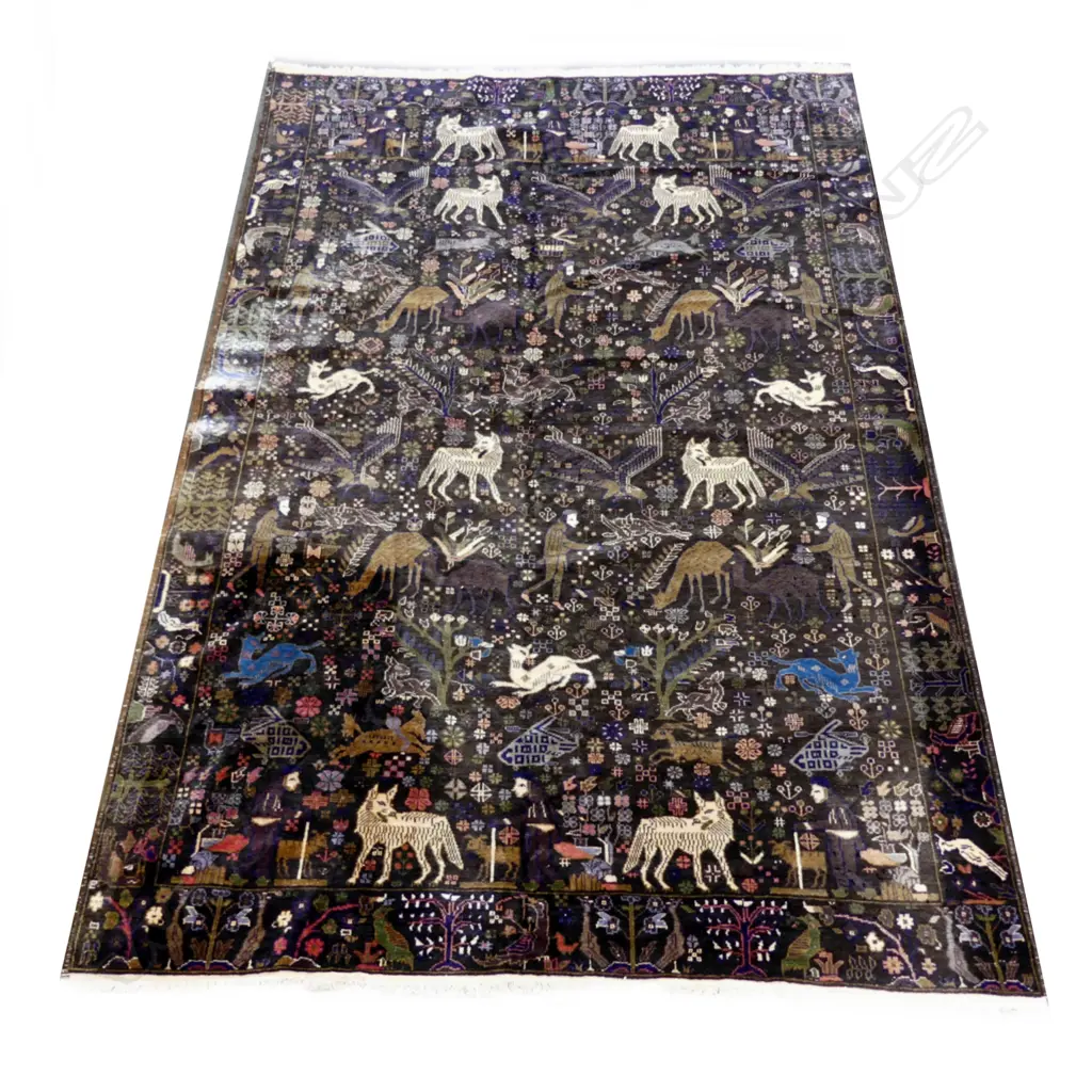A large and unusual Hamadan carpet Image 1++