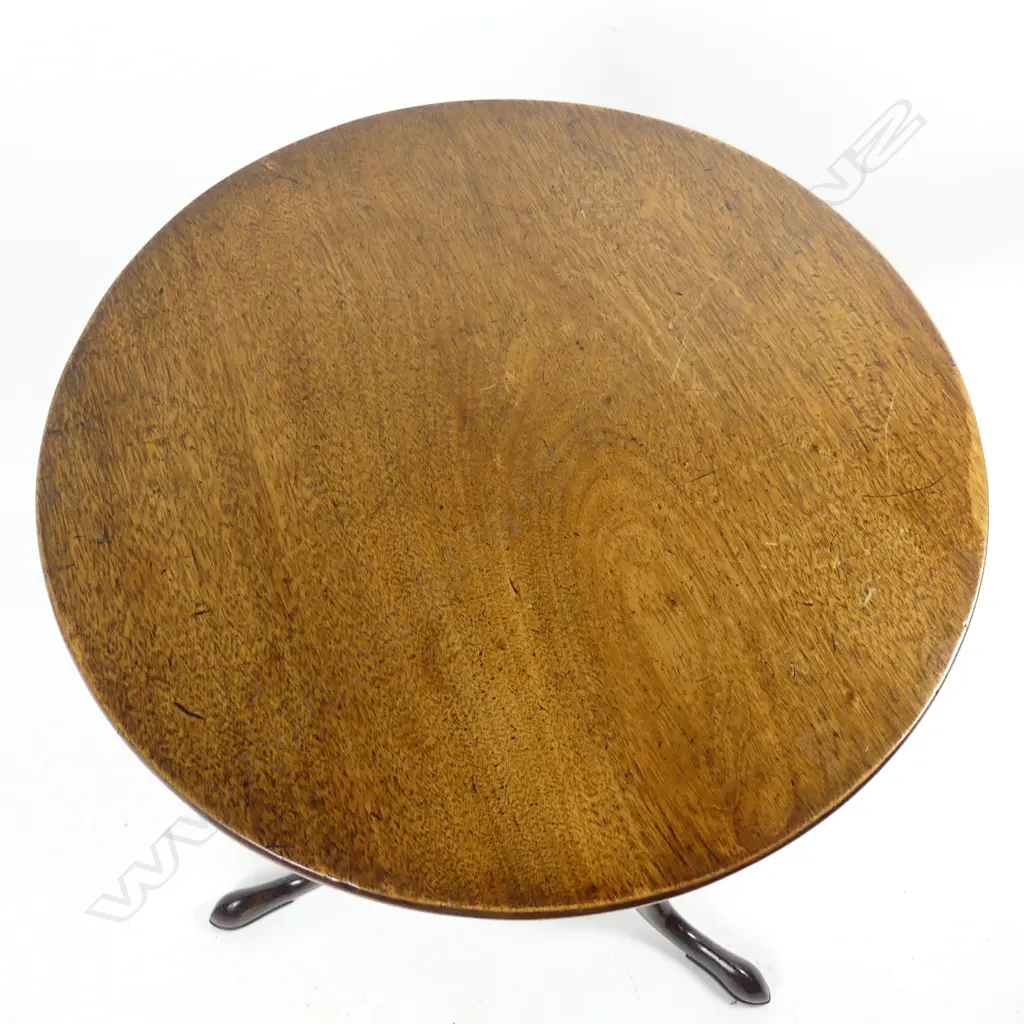 A Georgian mahogany wine table Image 1++