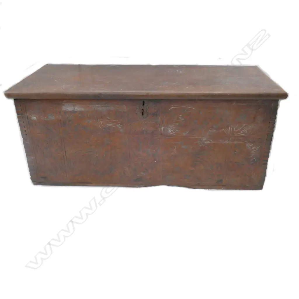 A 17thC Italian walnut boarded chest Image 1++
