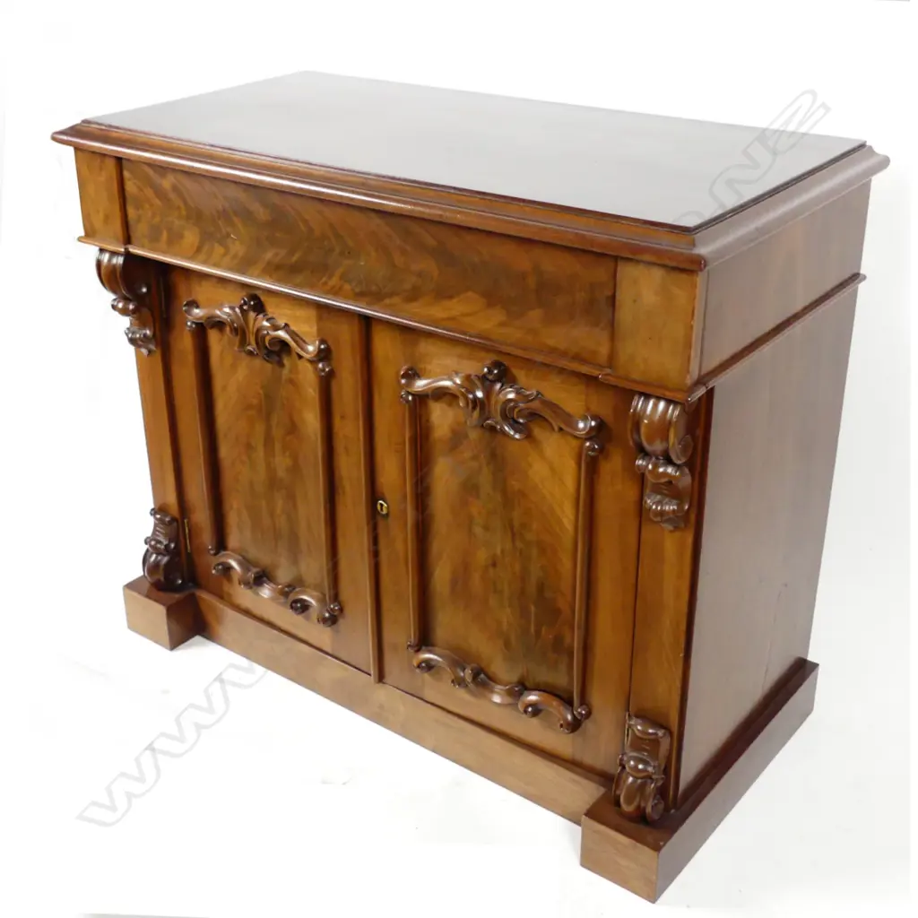 A Victorian mahogany chiffonier Image 1++