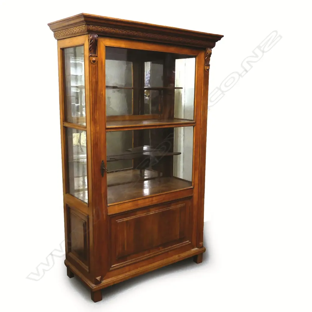 A Victorian mirror-backed display cabinet Image 1++