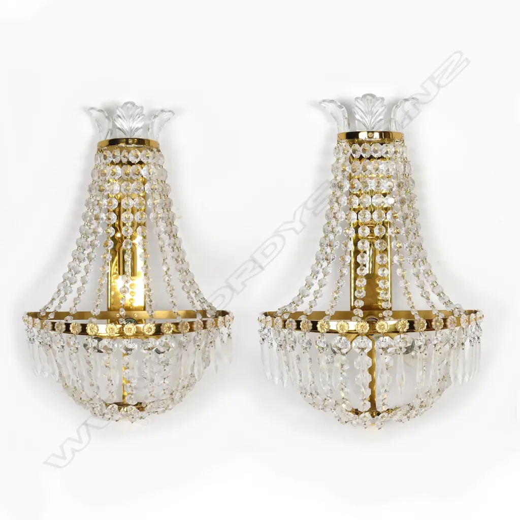 A pair of crystal waterfall light sconces Image 1++