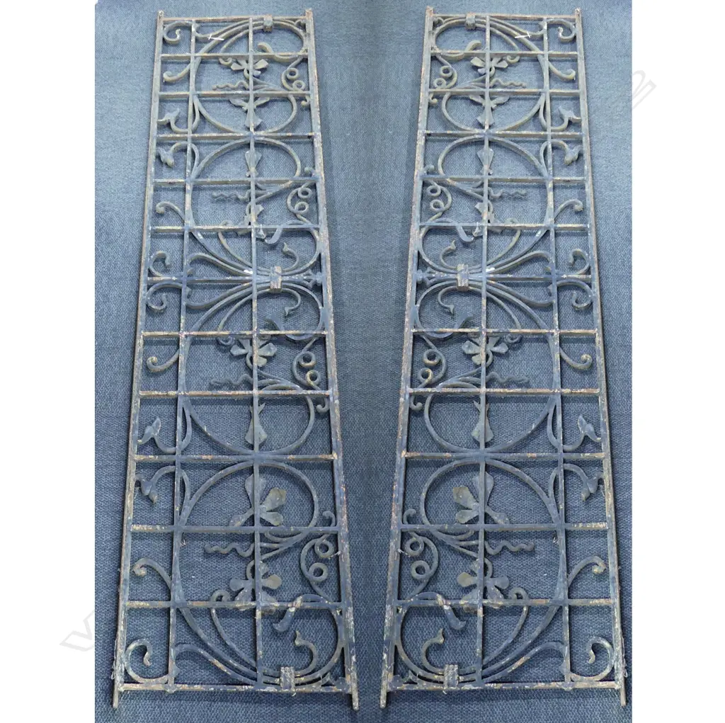 A pair of 19thC cast iron balustrade railings Image 1++