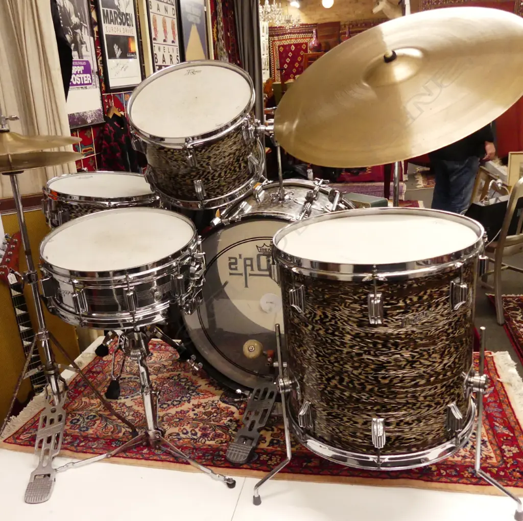 Original 'Hey Baby' La De Da's drum kit Image 1++