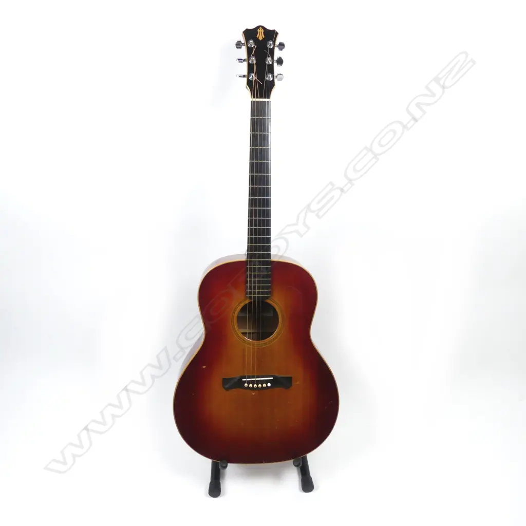 A Peter Madill acoustic guitar made in Auckland 1987 Image 1++