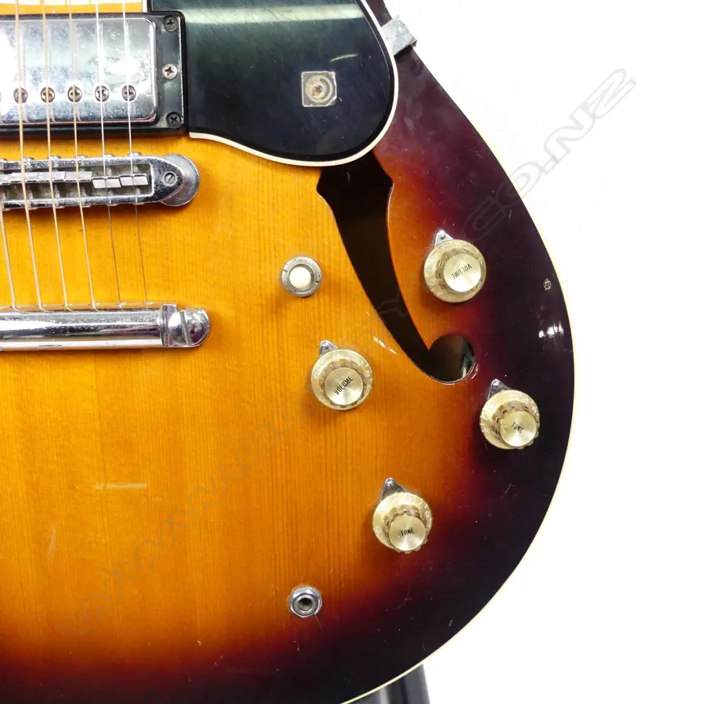 A Yamaha Super Axe electric guitar Image 1++