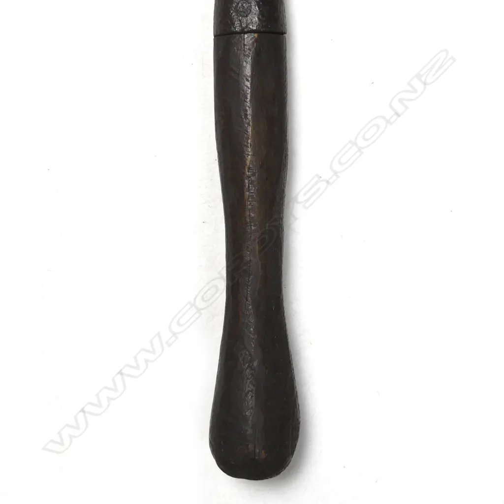 A weighty iron blubber knife Image 1++