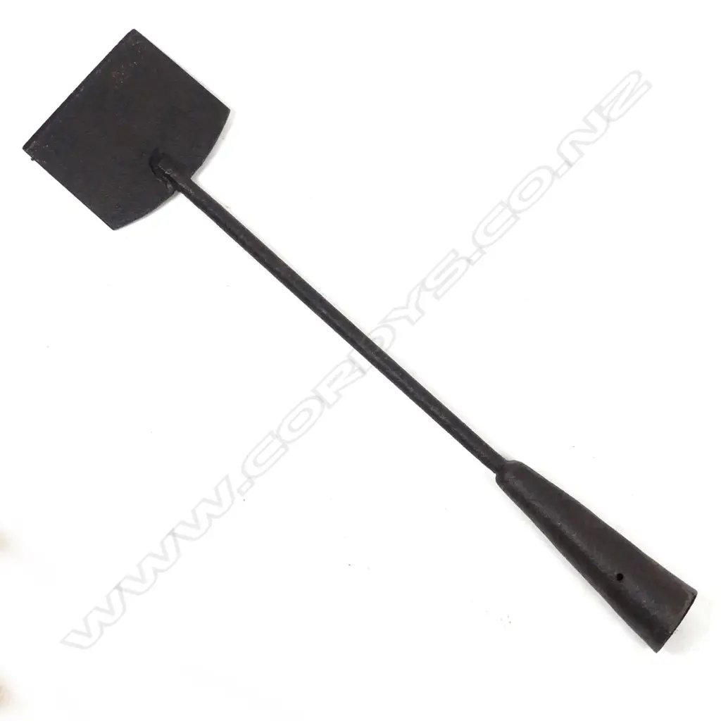 A whaler's blubber spade Image 1++