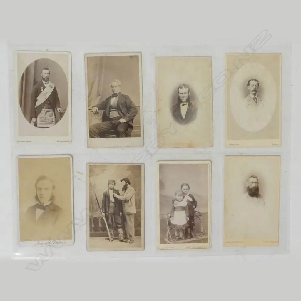 Nineteen cartes de visite Image 1++