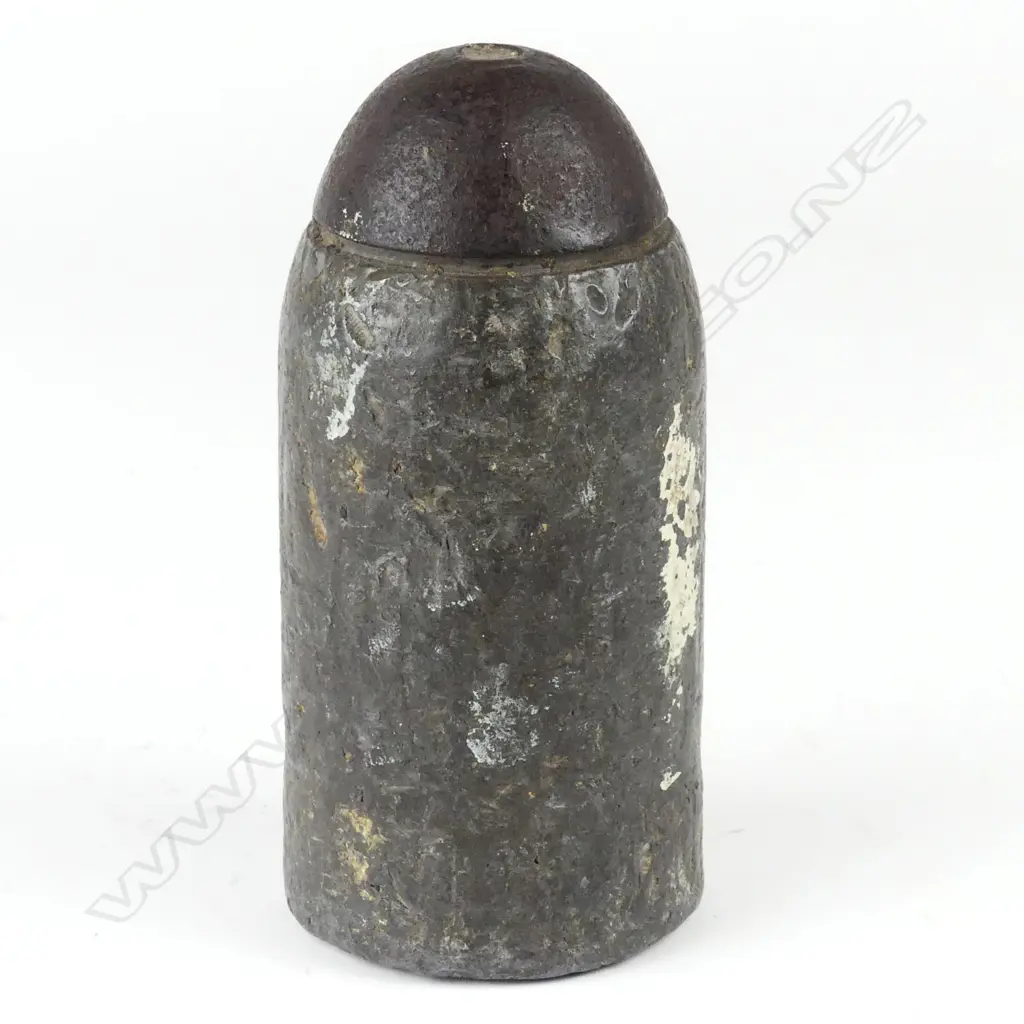 A late 19thC lead sheathed steel breech loading 6-pr projectile Image 1++