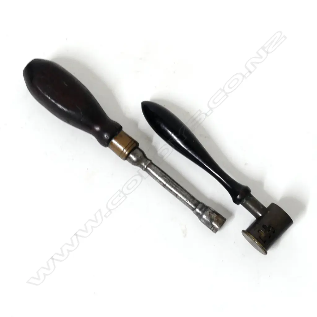 A shot and powder measure Image 1++