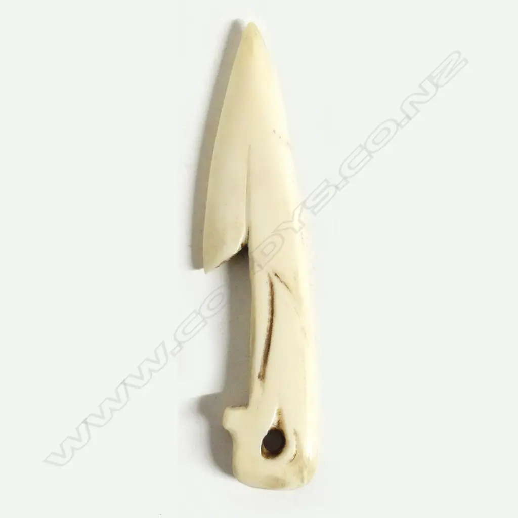 An Inuit marine ivory harpoon head Image 1++