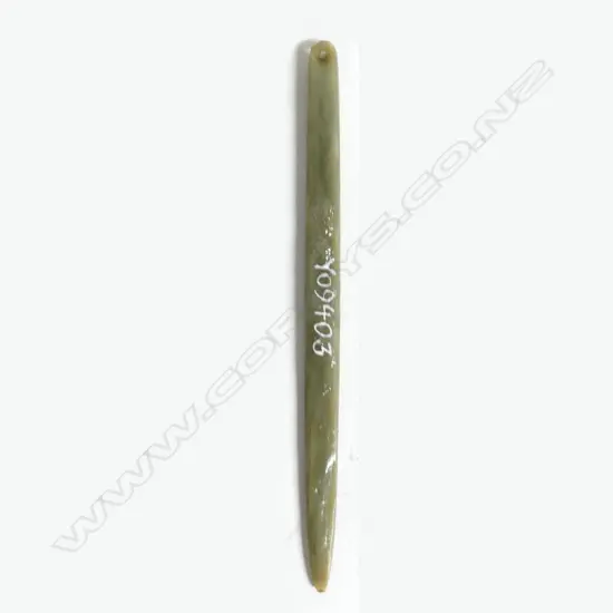 A pounamu ngira (needle) or cloak pin