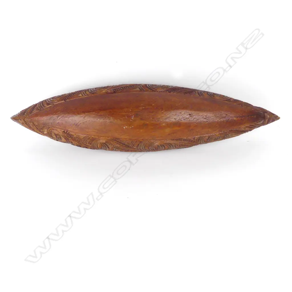 A 1920s carved Maori model waka Image 1++