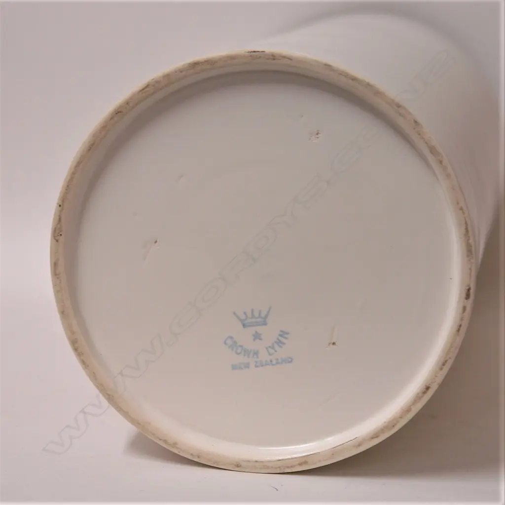 A rare extra-large Crown Lynn Hand Potted cylinder vase Image 1++