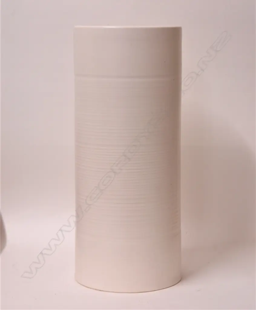 A rare extra-large Crown Lynn Hand Potted cylinder vase Image 1++
