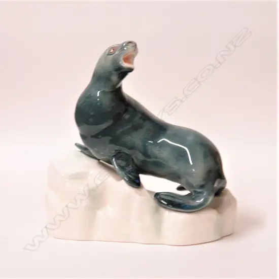 Titian Aquila Ceramics model of 'André' the seal