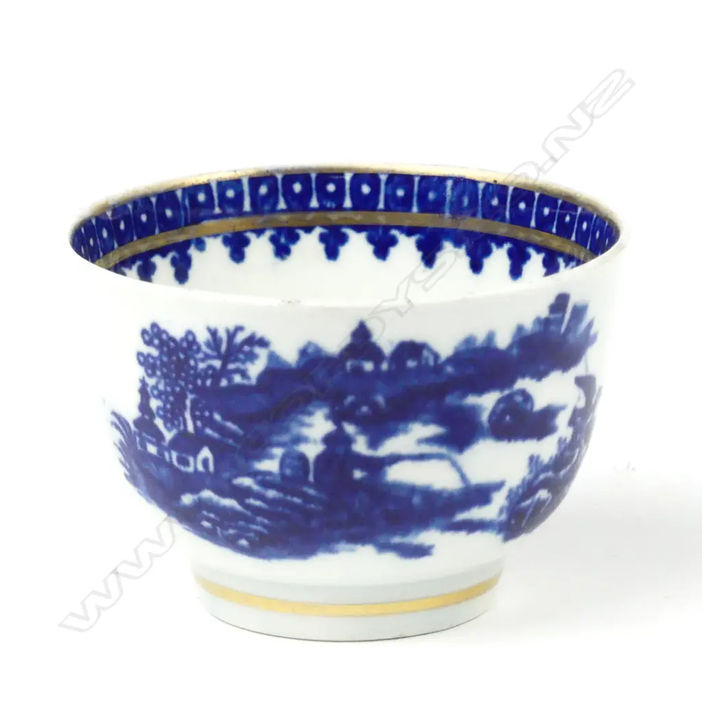 An 18thC Thomas Turner blue and white cup Image 1++