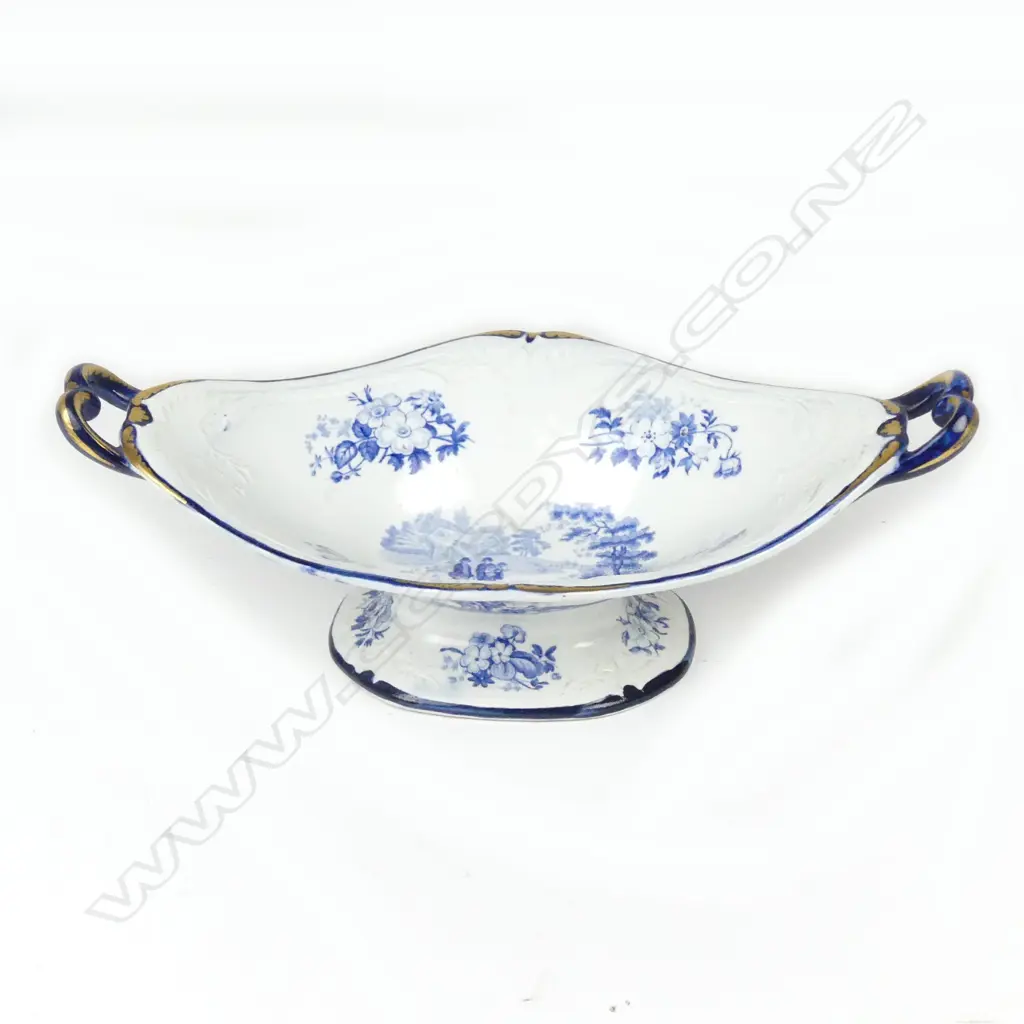 An 18thC Thomas Turner blue and white cup Image 1++