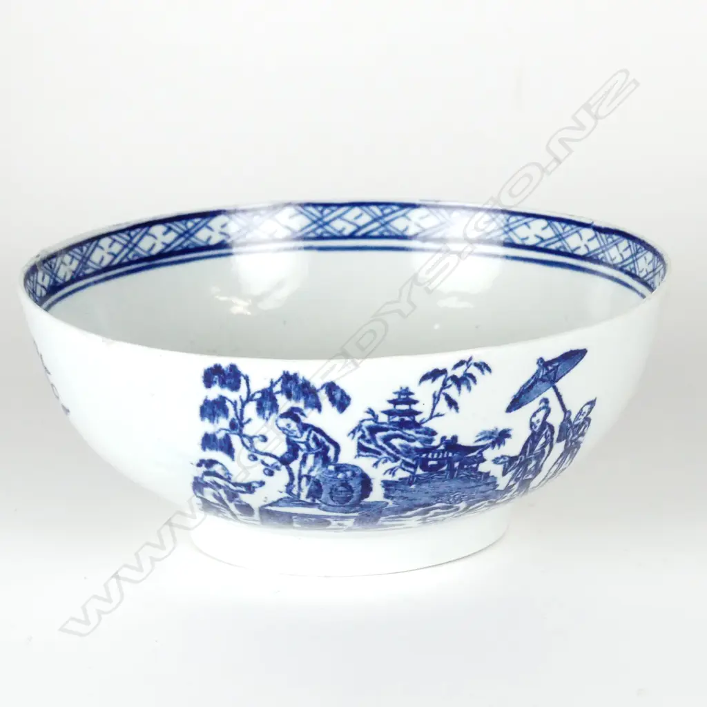An 18thC Liverpool porcelain bowl Image 1++
