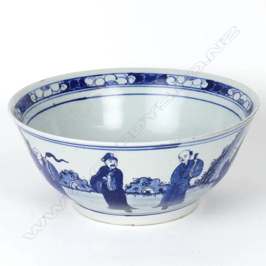 A large Chinese Imperial porcelain bowl Image 1++