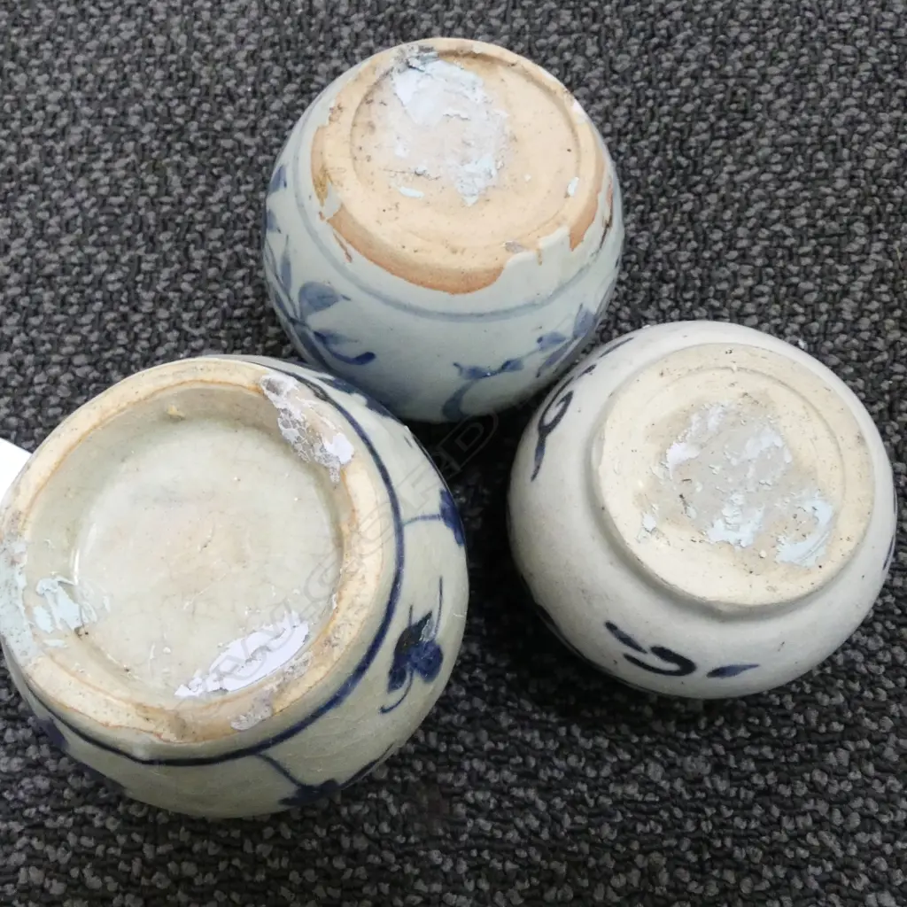 Three Chinese small jars Image 1++