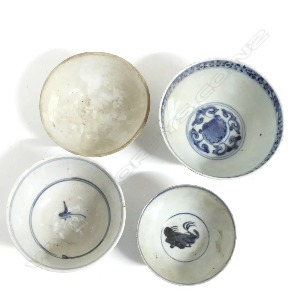 Four Chinese small bowls Image 1++