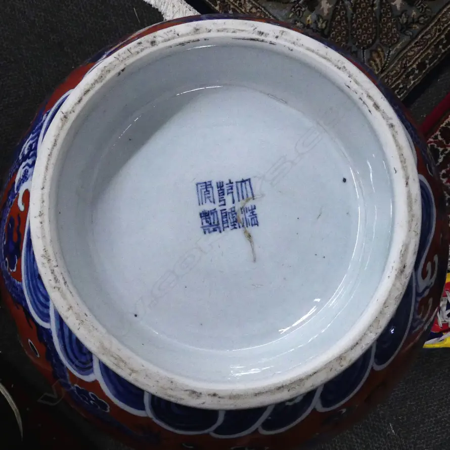 A pair of massive mirror matched Chinese porcelain vases Image 1++