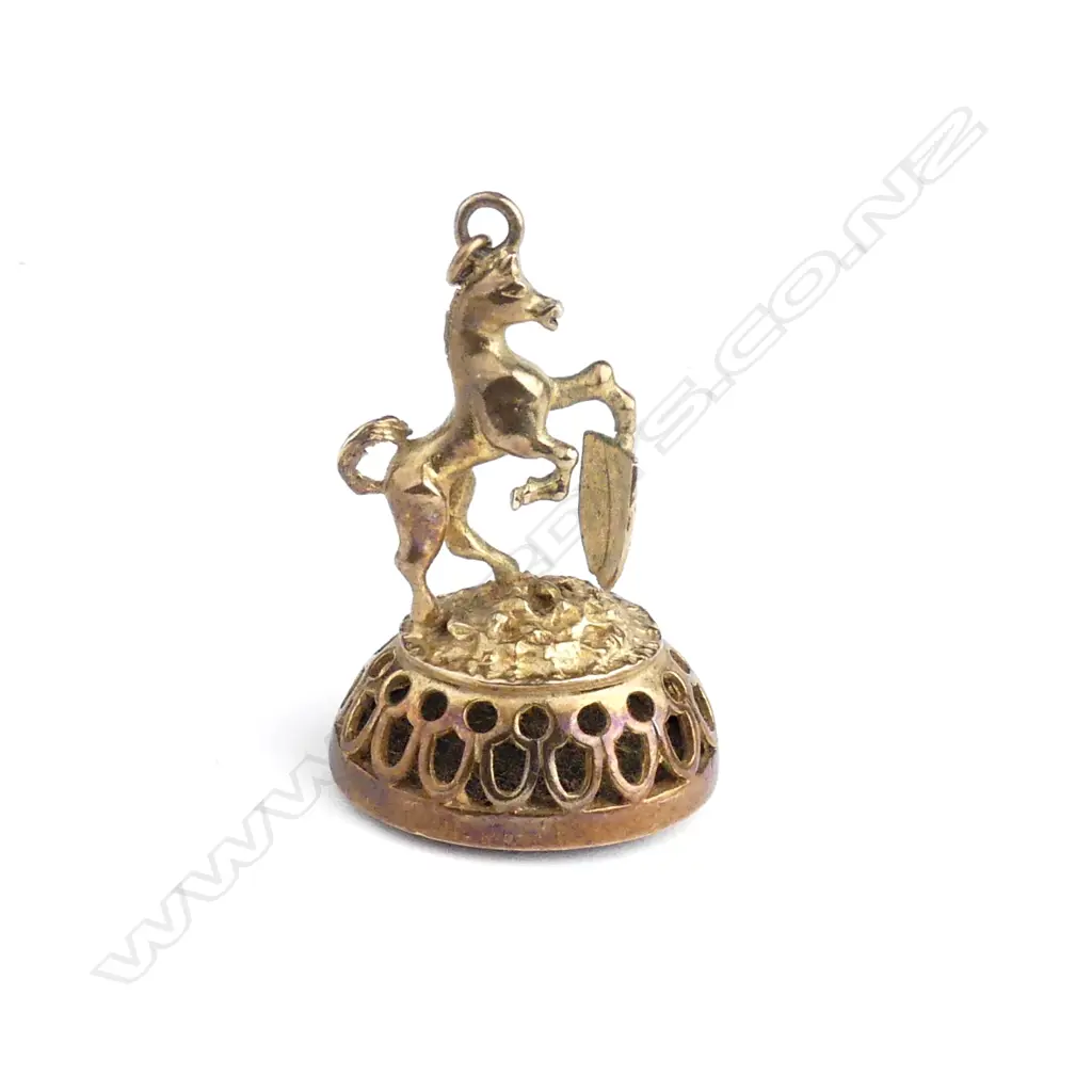 A 9ct gold fob seal Image 1++