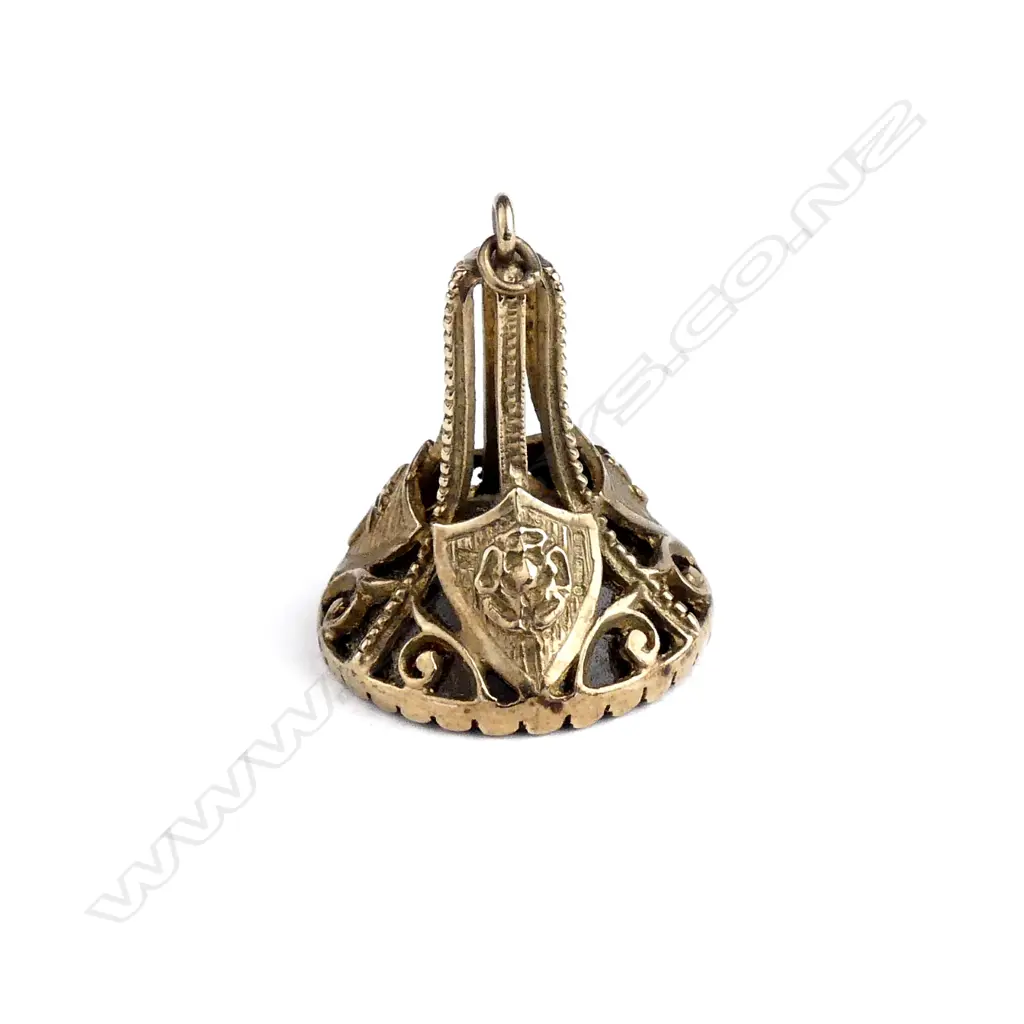 A 9ct gold fob seal Image 1++