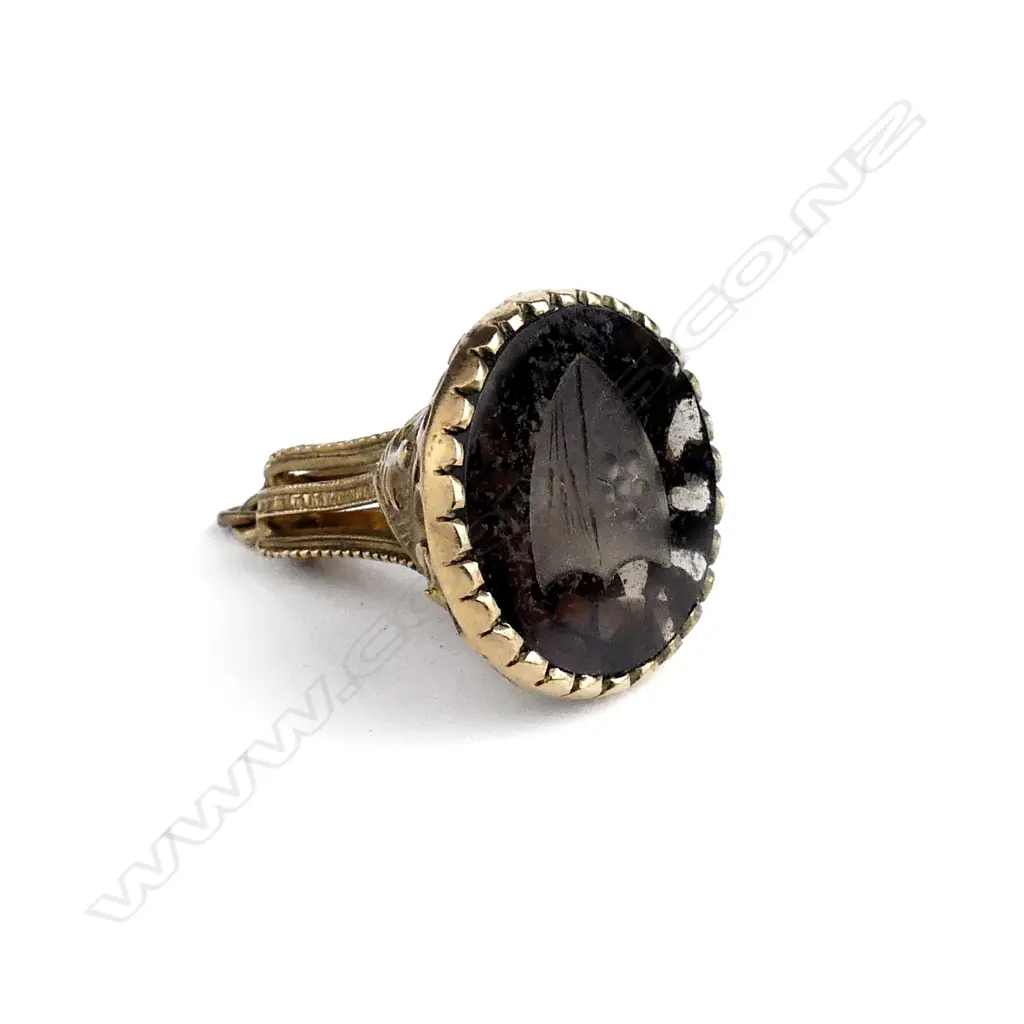 A 9ct gold fob seal Image 1++
