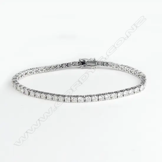 A 14ct white gold diamond tennis bracelet