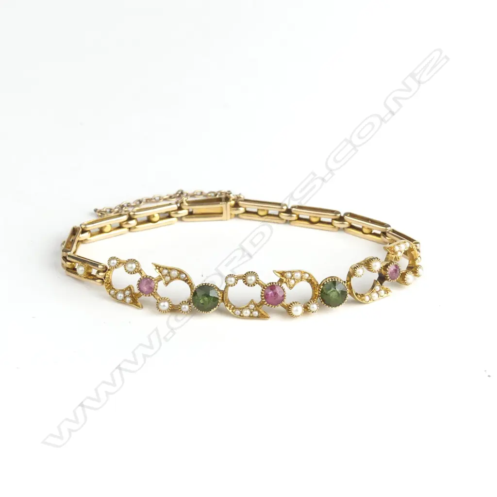 An Edwardian attractive 15ct. yellow gold tourmaline and seed pearl lady's bracelet Image 1++