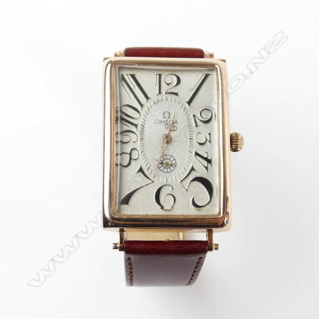 An Omega 14K rose gold cased gent's Art Deco wristwatch Image 1++